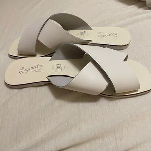 Barely worn Seychelles white sandals